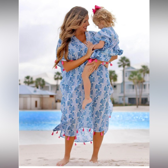 Women’s Classic Whimsy Blue Leaf Print Caftan Swim Cover-Up - NWT - Picture 2 of 5